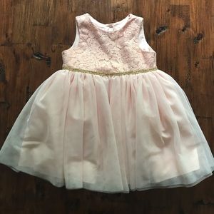 Beautiful dress, sister set